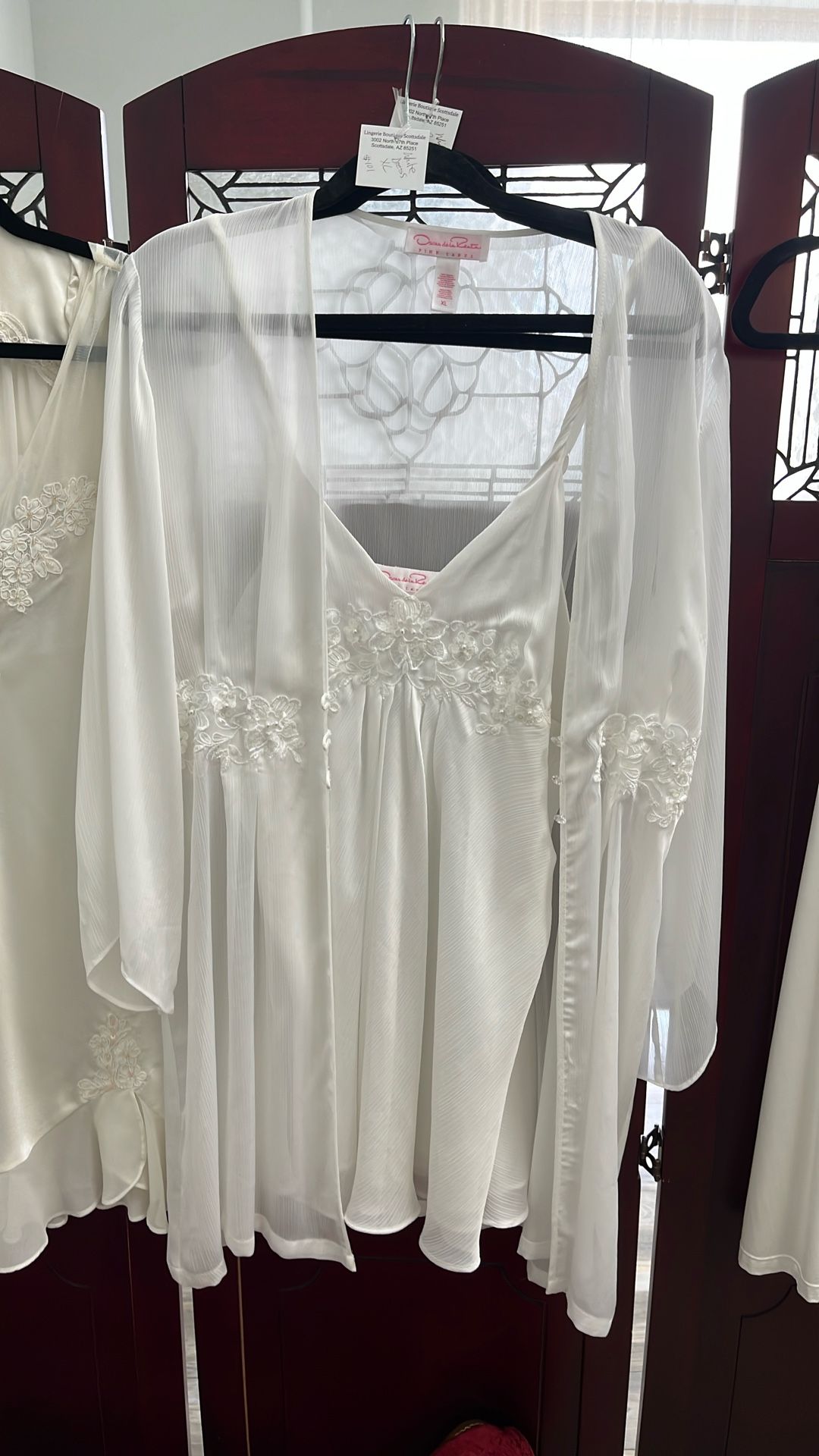 Oscar De La Renta Nightgown And Robe