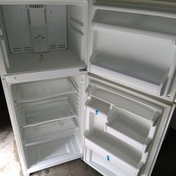 Whirlpool White 14.0 Cu Ft Fridge/Freezer 