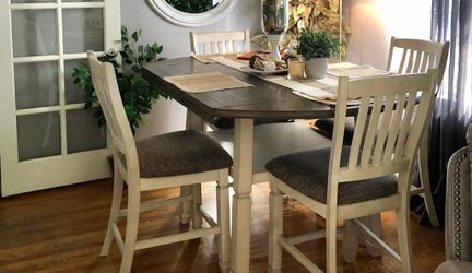 Farmhouse, dining room table