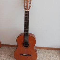 Conn C-100  Classical Acoustic Guitar
