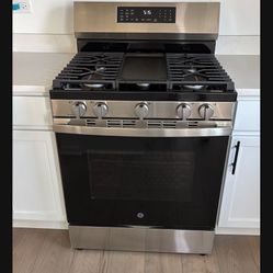 Brand New GE Gas Range 600 Series 30 In. Free-Standing in Stainless Steel GGF600AV2SS