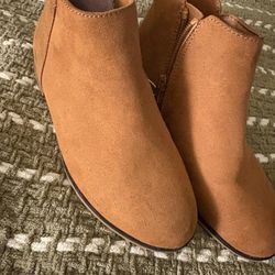 Cat & Jack Girls Booties Size 2 