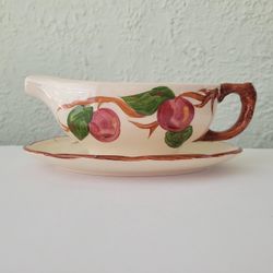 Vtg Franciscan Apple Plated Gravy Boat made in England Dinnerware Handpainted. Good condition, no chips or cracks