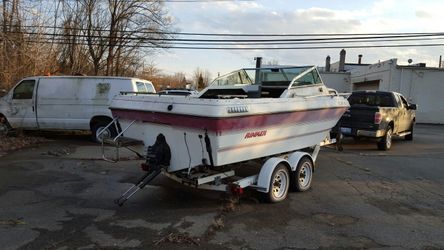 1986 Rinker 205 Cabin Cruiser