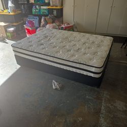 Full Size Mattress And Box Spring