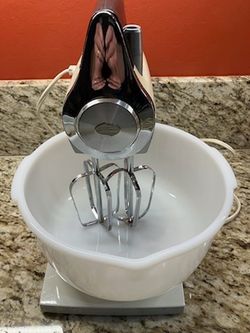 Vintage Sunbeam Mixmaster 12 Speed Mixer With Both Large  & Small Glassbake Bowl