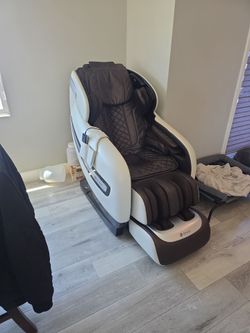 Orest massage chair