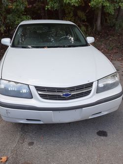 2004 Chevy Impala....Automatic 4 doors..6 cilinders..hand title..good tires..200 t miles..only needs reemplaced head gasket