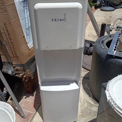 Drinking Fountain Comes With Water Jug