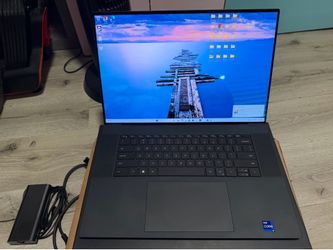Dell XPS 17” 9720 i9 32gb rams 1tb