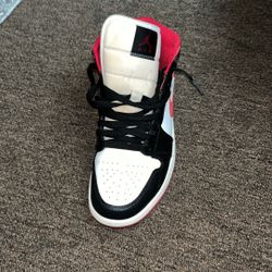 Jordan 1 Mid’s