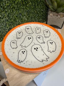 Halloween ghost plates x 8x8 Pickup near Rosedale hwy and Allen rd