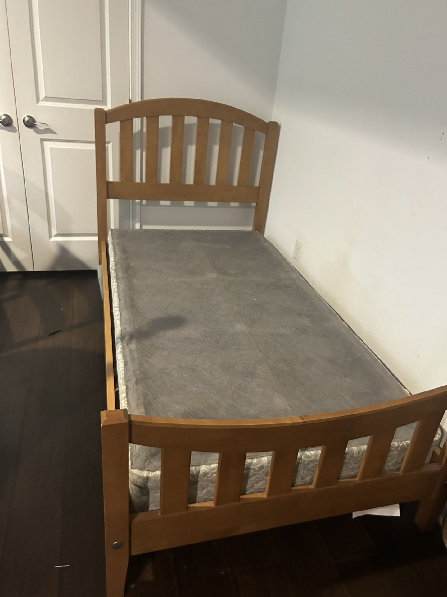 Ethan Allen Twin Bed