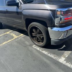 24” Rims And Tires 305/35r24