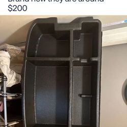 2010-2013 Kia Soul Cargo Organizer Like New , Will Through In Mats Carpet All 4 And Weather As Well.