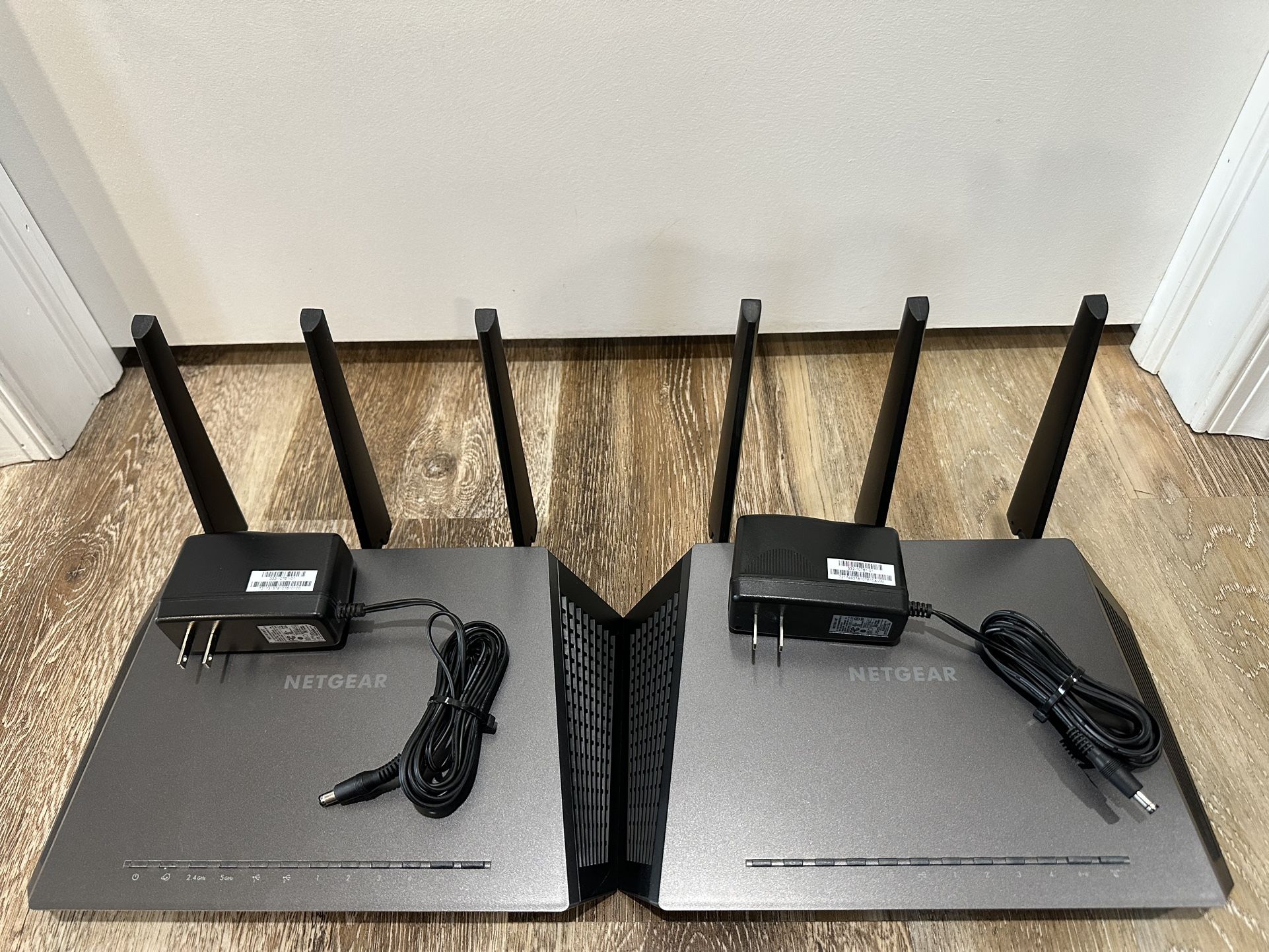 (2) Used NETGEAR Nighthawk Smart Wi-Fi Router (R7000) - AC1900 Wireless Speed 1900 Mbps