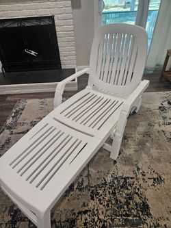 Chaise lounge chair