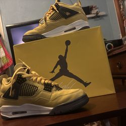Jordan 4 thunder