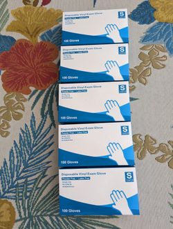 Vinyl Disposable Gloves Small only.