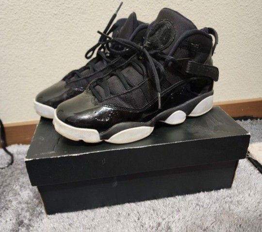 Air Jordan 6 Rings (GS) Size US 7Y, EUR 40, cm 25. Made in Indonesia. Very Good Condition.