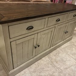 Quality Shabby Chic Hardwood 72” Console !! Reg $989!!