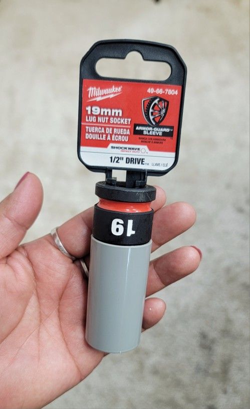 SHOCKWAVE 1/2 in. Drive 19 mm. Lug Nut Impact Socket (1-Pack)