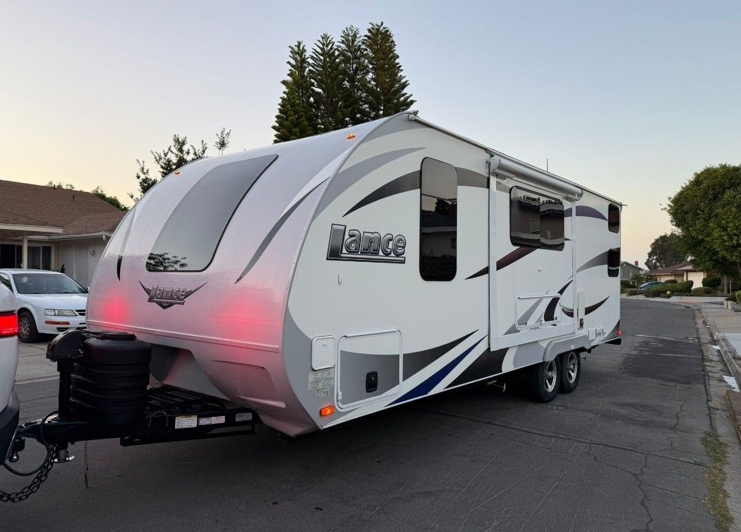2017 Lance 2185