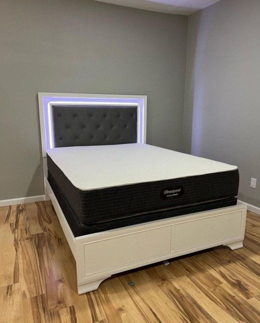 LYSSA FROST QUEEN LED PANEL BED