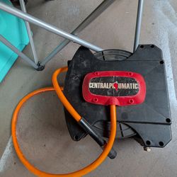 Retractable air hose