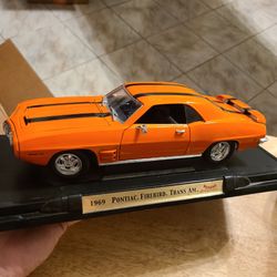 Road Signature 1/18 Deluxe Edition 1969 Pontiac Firebird Trans Am Orange