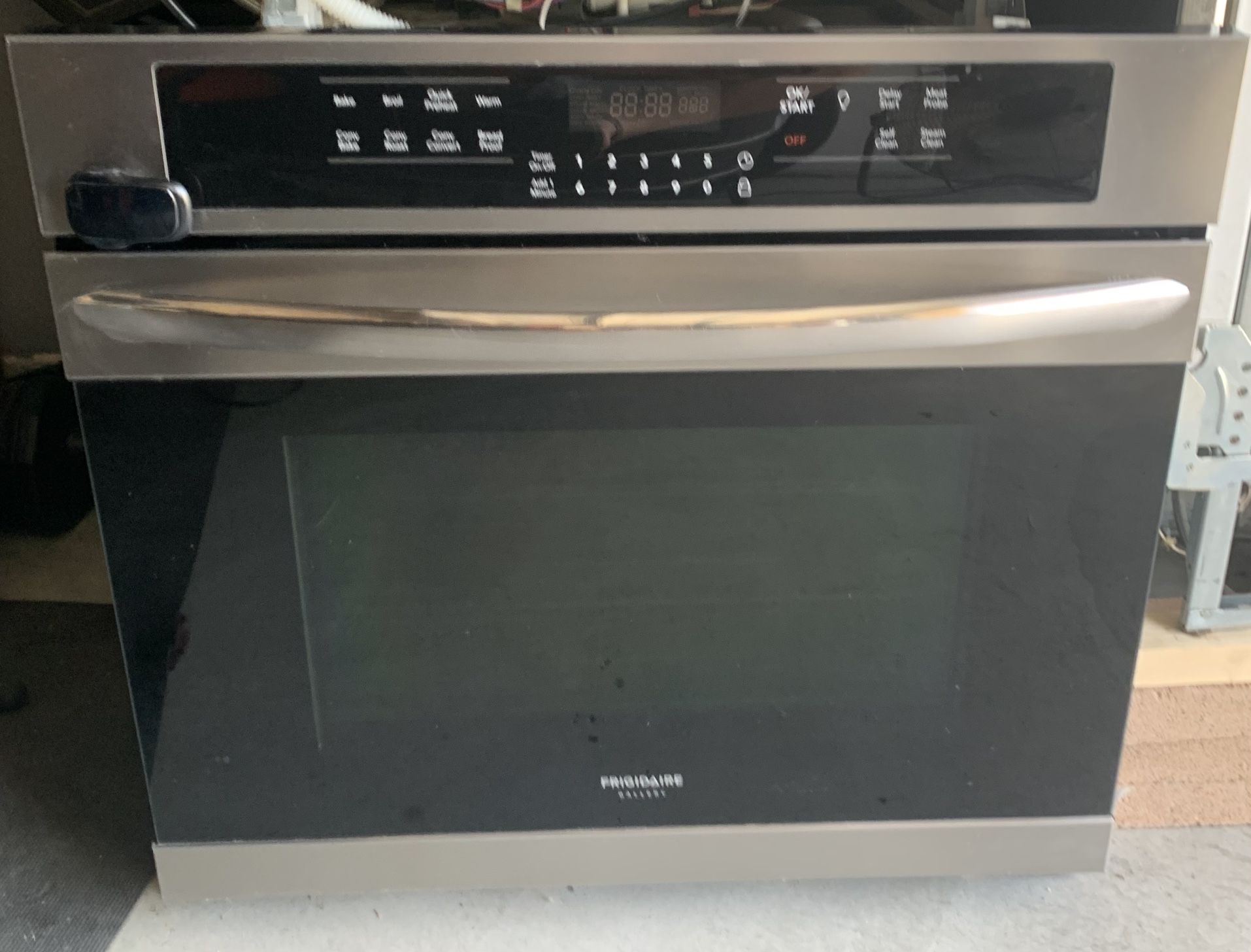 Frigidaire 30” Electric Wall oven w/Convection