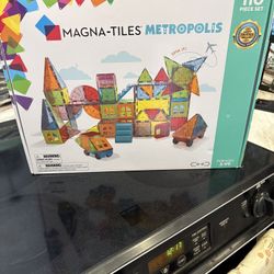 Magnatiles New 110 Pcs Metropolis Magnetic Construction Set