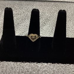Used 10KT Heart Ring 