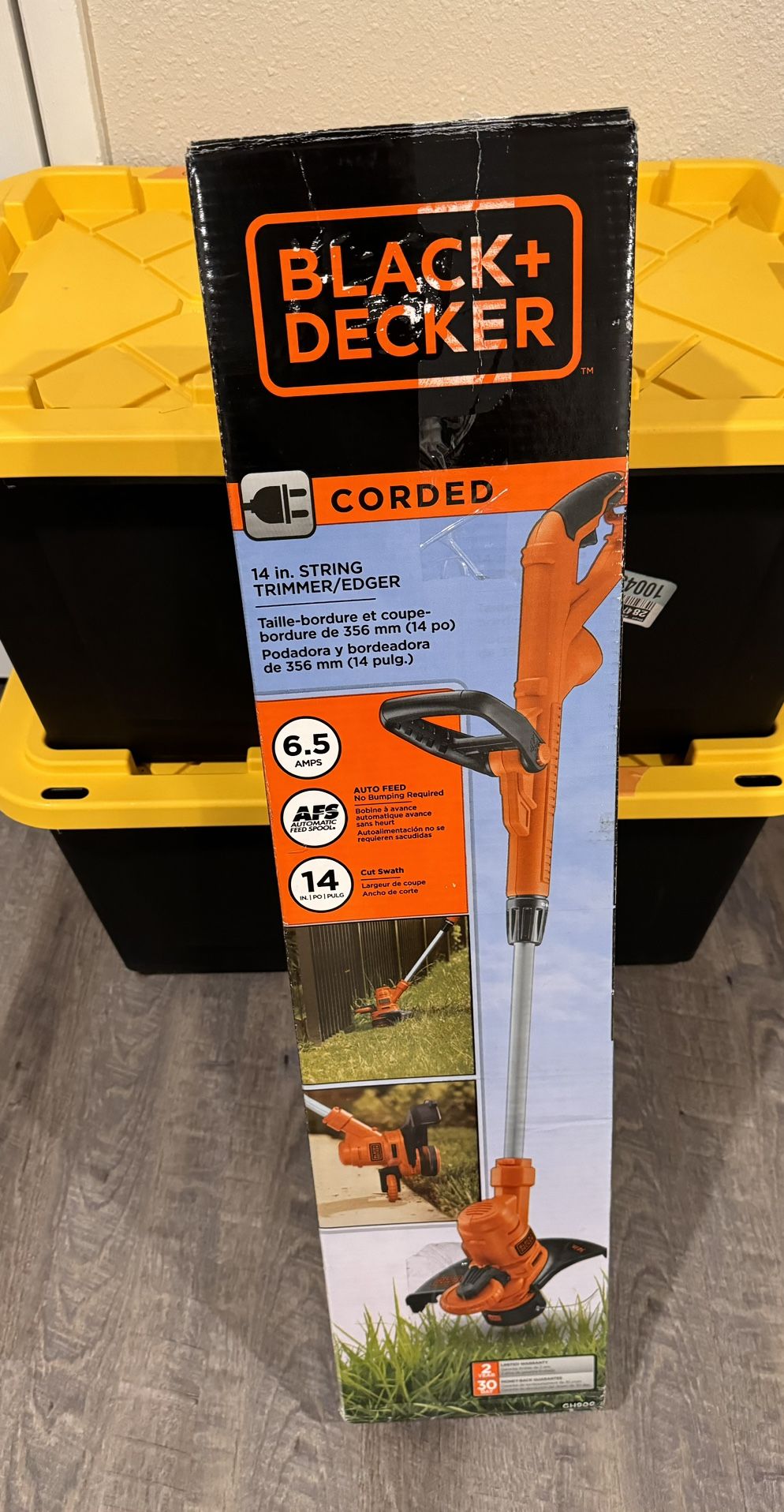 Black & Decker GH900 120V 6.5 Amp 14 in Corded String Trimmer/Edger New open box