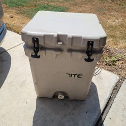 Ice Chest. $40 or best offer