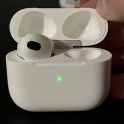 Apple AirPods 3rd gen. Missing Right AirPod 