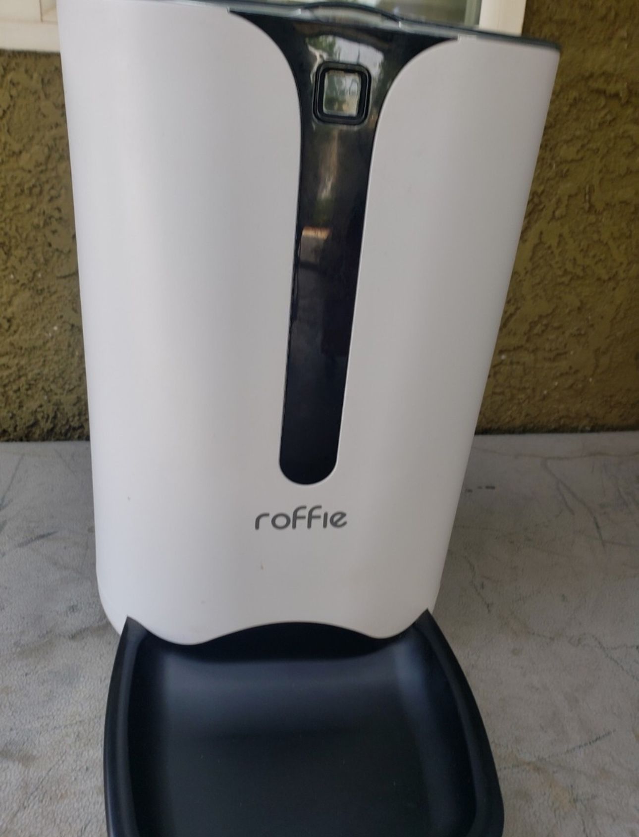 Roffie Automatic Dog and Cat Food Dispenser
