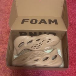 Foam Runner Orche Size 9