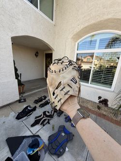 Wilson A2000 RH Catcher's Baseball Glove 33" (Used)