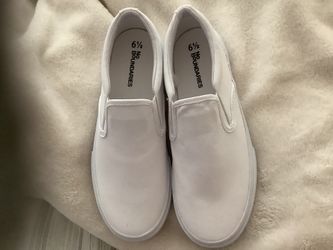 WOMENS CANVAS SLIP ONS - SIZE 6 1/2