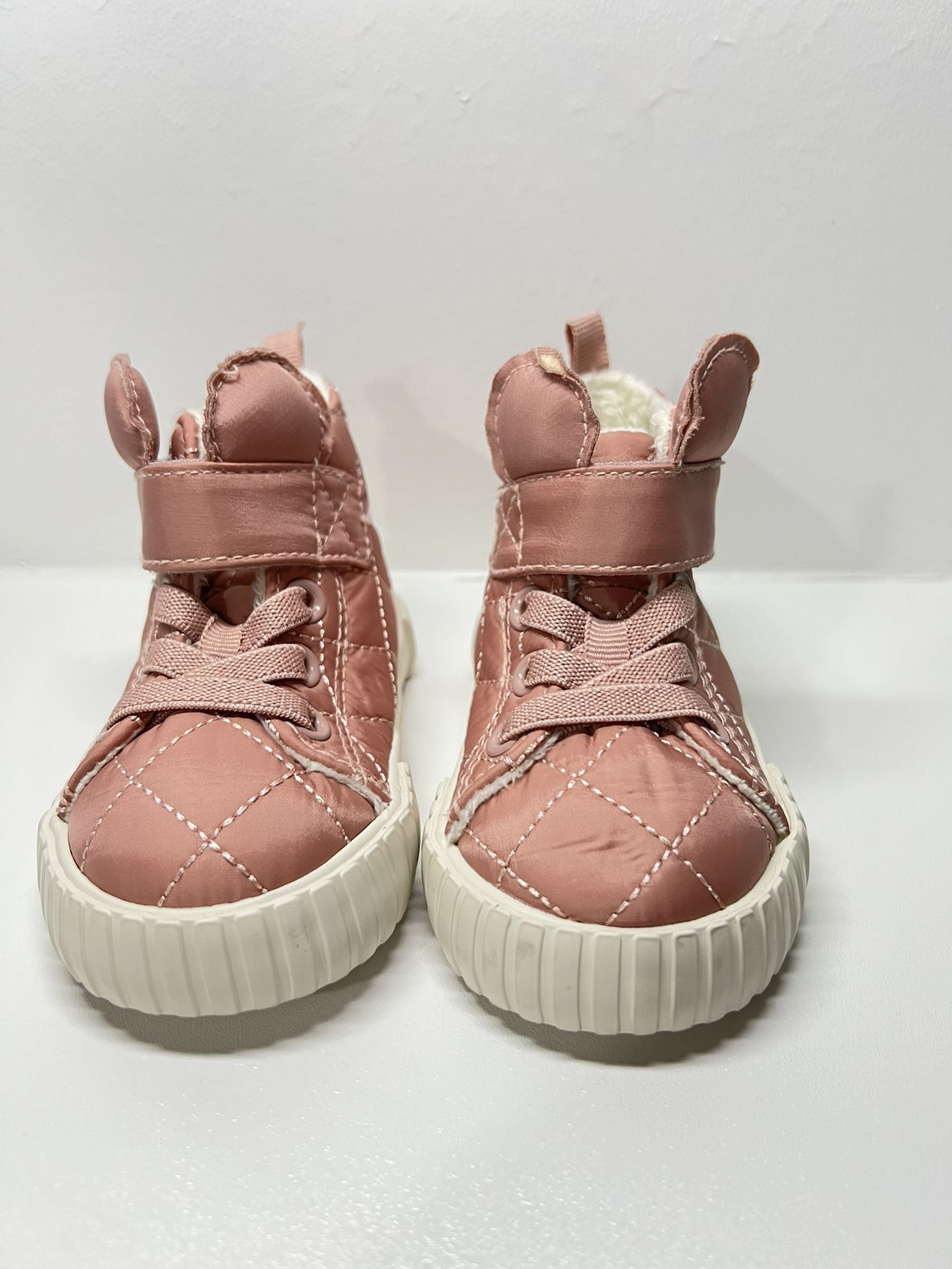 H&M Pink Minnie Mouse Warm-lined High Tops Sneakers size 4/5