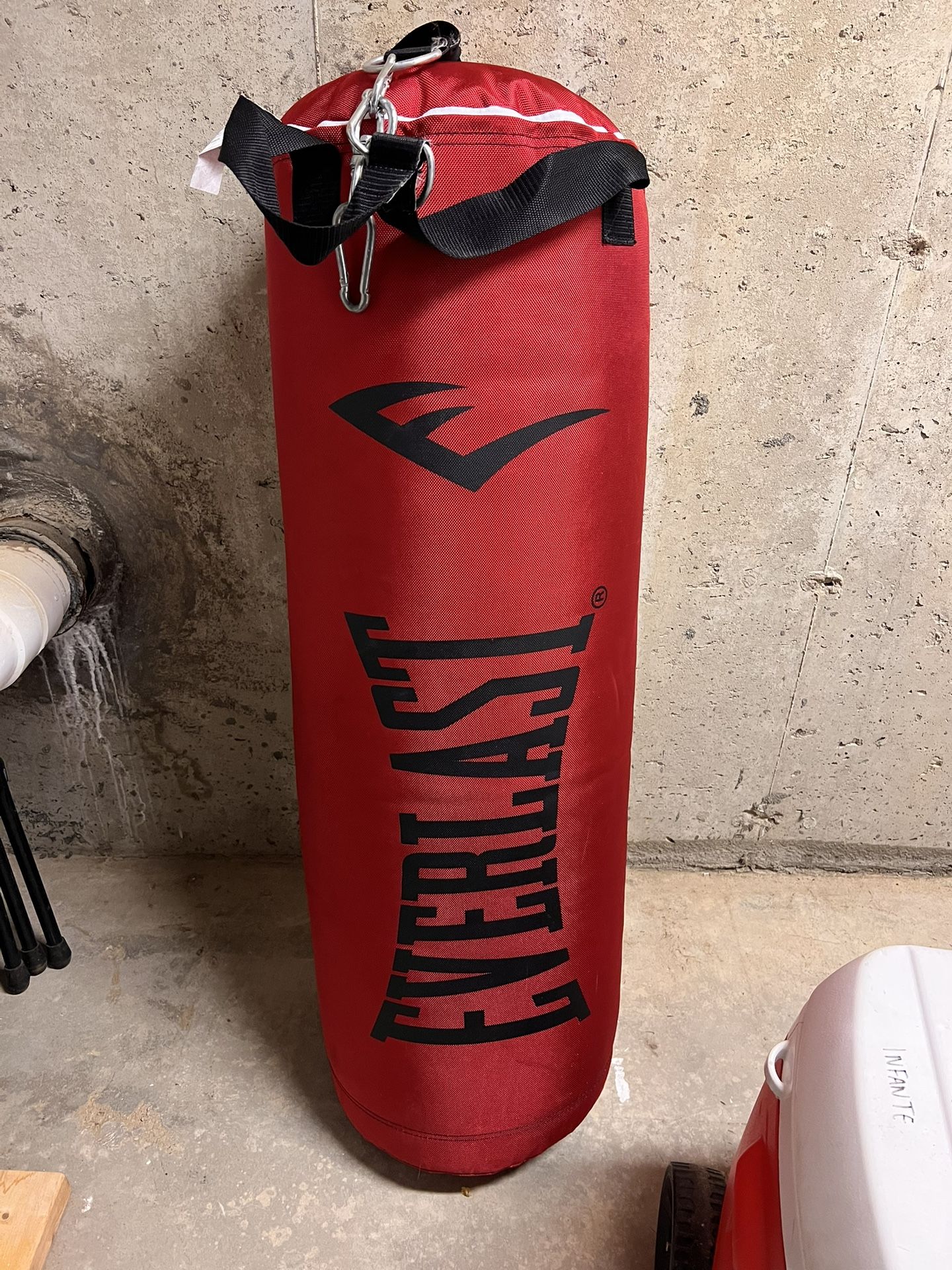 Punching Bag - Everlast 70 Lb.
