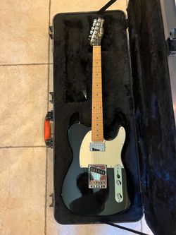 Squier Standard Telecaster (Mint) w/ Fender Molded Hardshell Case
