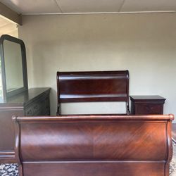 Sleigh Queen Bedroom Set (Delivery Available)