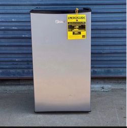 New!! 3.3 cu ft Mini Dorm Refrigerator with Freezer Silver