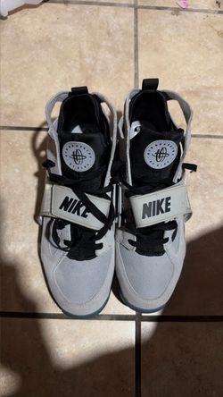 AIR TRAINER HUARACHE "WOLF GREY / STAR BLUE" and “BLACK/BLACK”