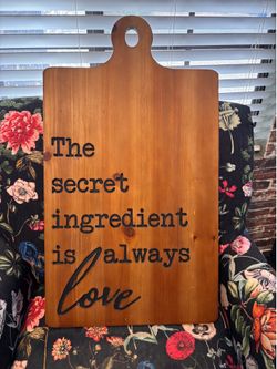 Wooden Cutting Board Décor