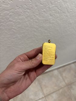 Bible Verse Bee Pendant gold 