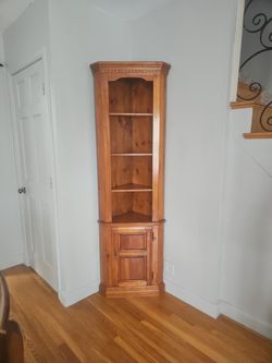 Corner Hutch