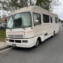 1991 Fleetwood Bounder RV 